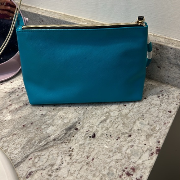 Victoria’s Secret travel bag - Picture 2 of 2